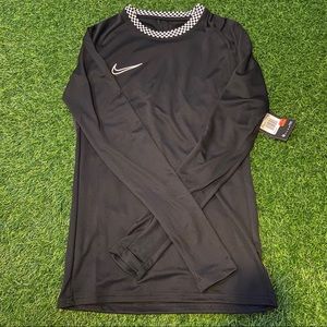 nike dry standard fit long sleeve